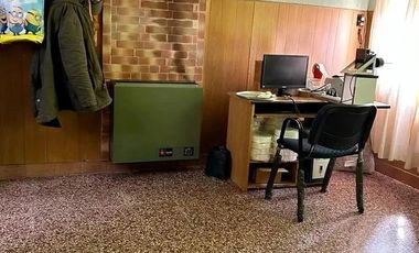 Casa en venta - 2 Dormitorios 1 Baño - 150mts2 - Moron