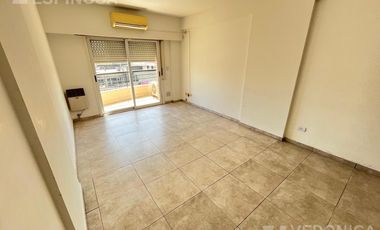 Departamento tres ambientes alquiler en morón.  Excelente ubicación APTO PROFESIONAL
