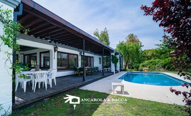 Venta en Country San Diego. Importante propiedad en esquina con 3000 mts de parque.