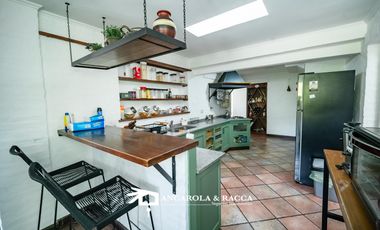 Venta en Country San Diego. Importante propiedad en esquina con 3000 mts de parque.