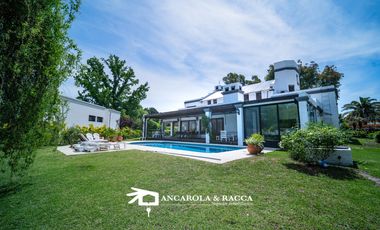 Venta en Country San Diego. Importante propiedad en esquina con 3000 mts de parque.