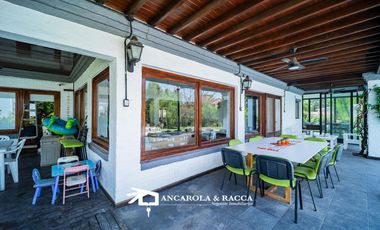 Venta en Country San Diego. Importante propiedad en esquina con 3000 mts de parque.