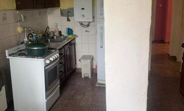 Casa en venta - 1 Dormitorio 1 Baño - Cochera - 327Mts2 - Quilmes Oeste