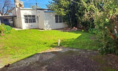 Casa en venta - 1 Dormitorio 1 Baño - Cochera - 327Mts2 - Quilmes Oeste