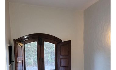 Casa en venta - 4 Dormitorios 3 Baños - Cochera - 244Mts2 - Bella Vista