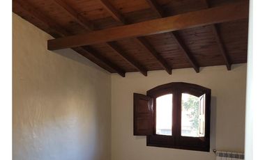 Casa en venta - 4 Dormitorios 3 Baños - Cochera - 244Mts2 - Bella Vista