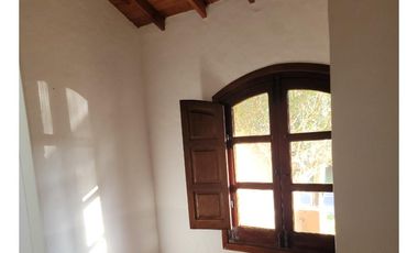 Casa en venta - 4 Dormitorios 3 Baños - Cochera - 244Mts2 - Bella Vista