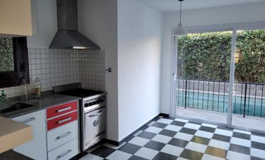 Casa en venta - 4 Dormitorios 3 Baños - Cochera - 244Mts2 - Bella Vista