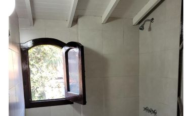 Casa en venta - 4 Dormitorios 3 Baños - Cochera - 244Mts2 - Bella Vista