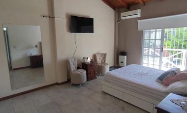 Casa en venta - 4 Dormitorios 2 Baños - Garín