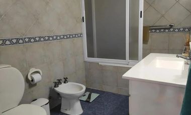 Casa en venta - 4 Dormitorios 2 Baños - Garín