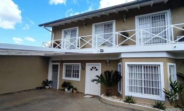 Casa en venta - 4 Dormitorios 2 Baños - Garín