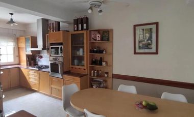 Casa en venta - 4 Dormitorios 2 Baños - Garín