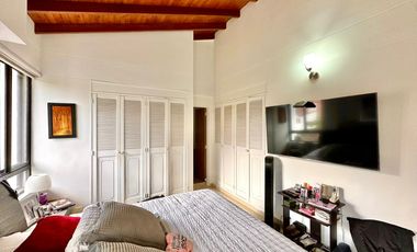 Vendo Apto Penthouse Remodelado En Laureles.