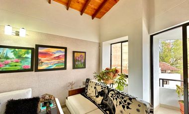 Vendo Apto Penthouse Remodelado En Laureles.