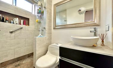 Vendo Apto Penthouse Remodelado En Laureles.