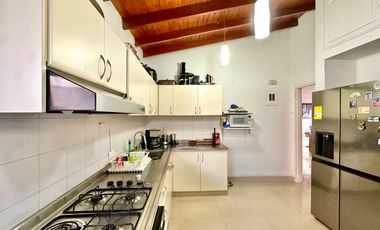 Vendo Apto Penthouse Remodelado En Laureles.