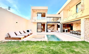 Casa en venta en Atlixco Puebla, villas con Alberca privada y amenidades.