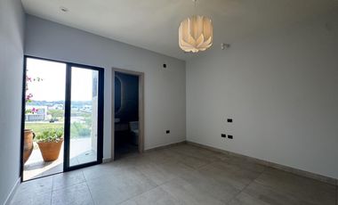 CASA DE 3 NIVELES  EN VENTA EN PUNTA TIBURÓN