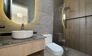 CASA DE 3 NIVELES  EN VENTA EN PUNTA TIBURÓN