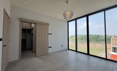 CASA DE 3 NIVELES  EN VENTA EN PUNTA TIBURÓN
