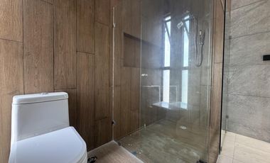 CASA DE 3 NIVELES  EN VENTA EN PUNTA TIBURÓN