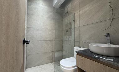 CASA DE 3 NIVELES  EN VENTA EN PUNTA TIBURÓN