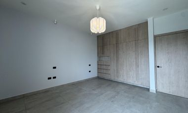 CASA DE 3 NIVELES  EN VENTA EN PUNTA TIBURÓN