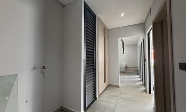CASA DE 3 NIVELES  EN VENTA EN PUNTA TIBURÓN