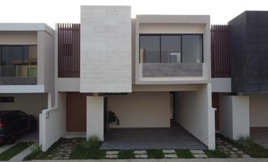 CASA EN VENTA EN LOMAS DE LA RIOJA