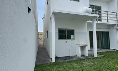 CASA EN VENTA EN LOMAS DE LA RIOJA / MÚSICAS