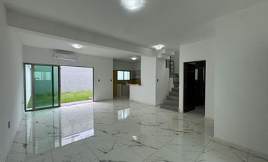 CASA EN VENTA EN LOMAS DE LA RIOJA / MÚSICAS