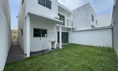 CASA EN VENTA EN LOMAS DE LA RIOJA / MÚSICAS