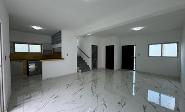 CASA EN VENTA EN LOMAS DE LA RIOJA / MÚSICAS