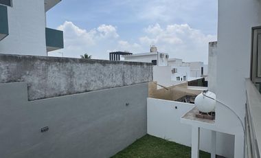 CASA EN VENTA EN LOMAS DE LA RIOJA / MÚSICAS