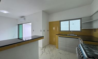 CASA EN VENTA EN LOMAS DE LA RIOJA / MÚSICAS