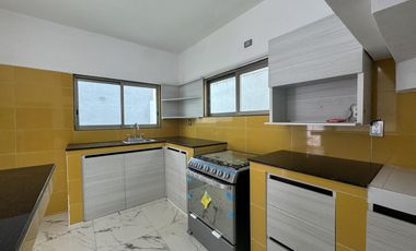 CASA EN VENTA EN LOMAS DE LA RIOJA / MÚSICAS