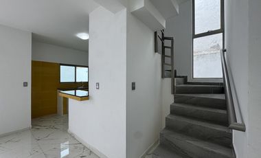 CASA EN VENTA EN LOMAS DE LA RIOJA / MÚSICAS