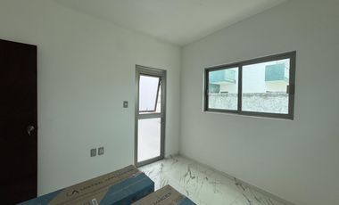 CASA EN VENTA EN LOMAS DE LA RIOJA / MÚSICAS