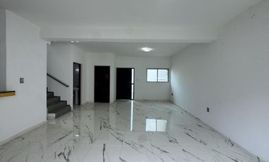 CASA EN VENTA EN LOMAS DE LA RIOJA / MÚSICAS