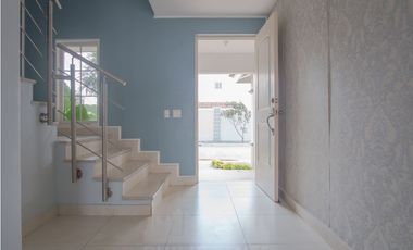 Remate: Venta de Casa en Versalles, Ph Reservas de Versalles.