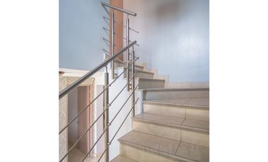 Remate: Venta de Casa en Versalles, Ph Reservas de Versalles.