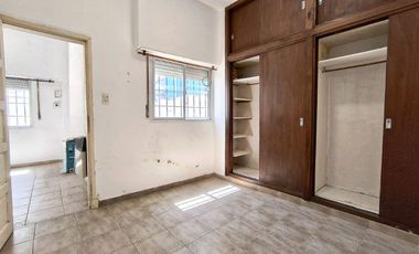 PH 3 Ambientes San Cayetano con Patio Luminoso