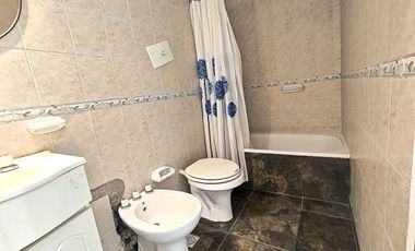 PH 3 Ambientes San Cayetano con Patio Luminoso