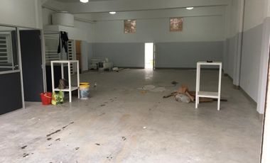 VENTA EDIFICIO DEPOSITO Y 2 DEPARTAMENTOS 3 AMBS