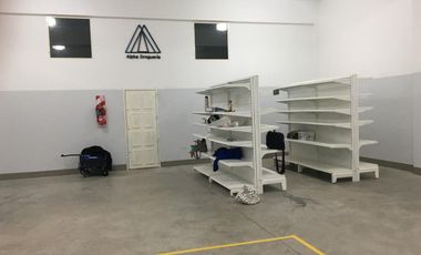 VENTA EDIFICIO DEPOSITO Y 2 DEPARTAMENTOS 3 AMBS