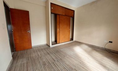 VENTA EDIFICIO DEPOSITO Y 2 DEPARTAMENTOS 3 AMBS