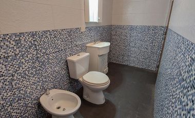 VENTA EDIFICIO DEPOSITO Y 2 DEPARTAMENTOS 3 AMBS