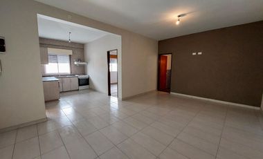 VENTA EDIFICIO DEPOSITO Y 2 DEPARTAMENTOS 3 AMBS