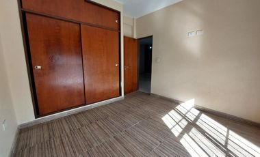 VENTA EDIFICIO DEPOSITO Y 2 DEPARTAMENTOS 3 AMBS